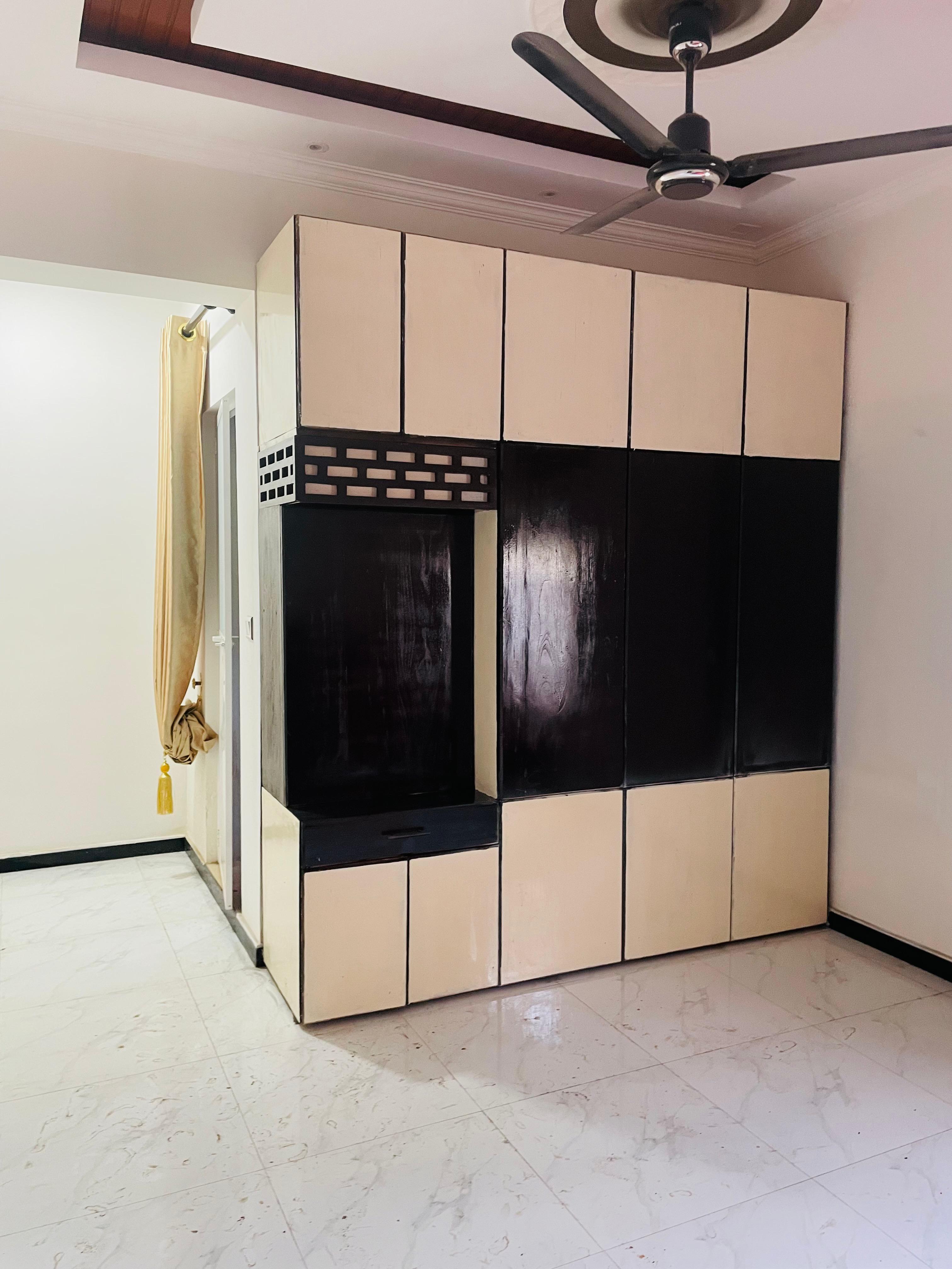 Wardrobe Unit