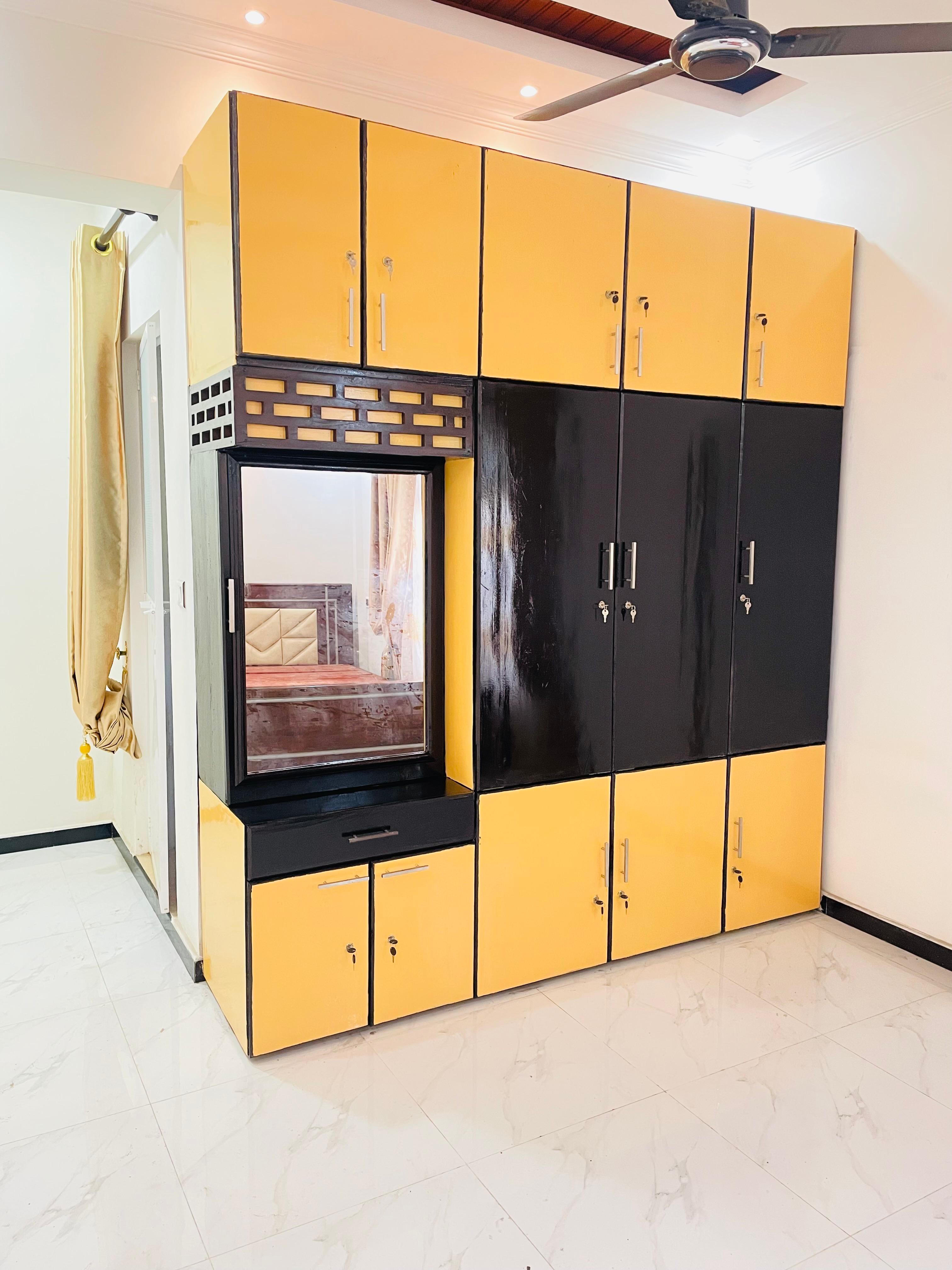 Wardrobe Unit