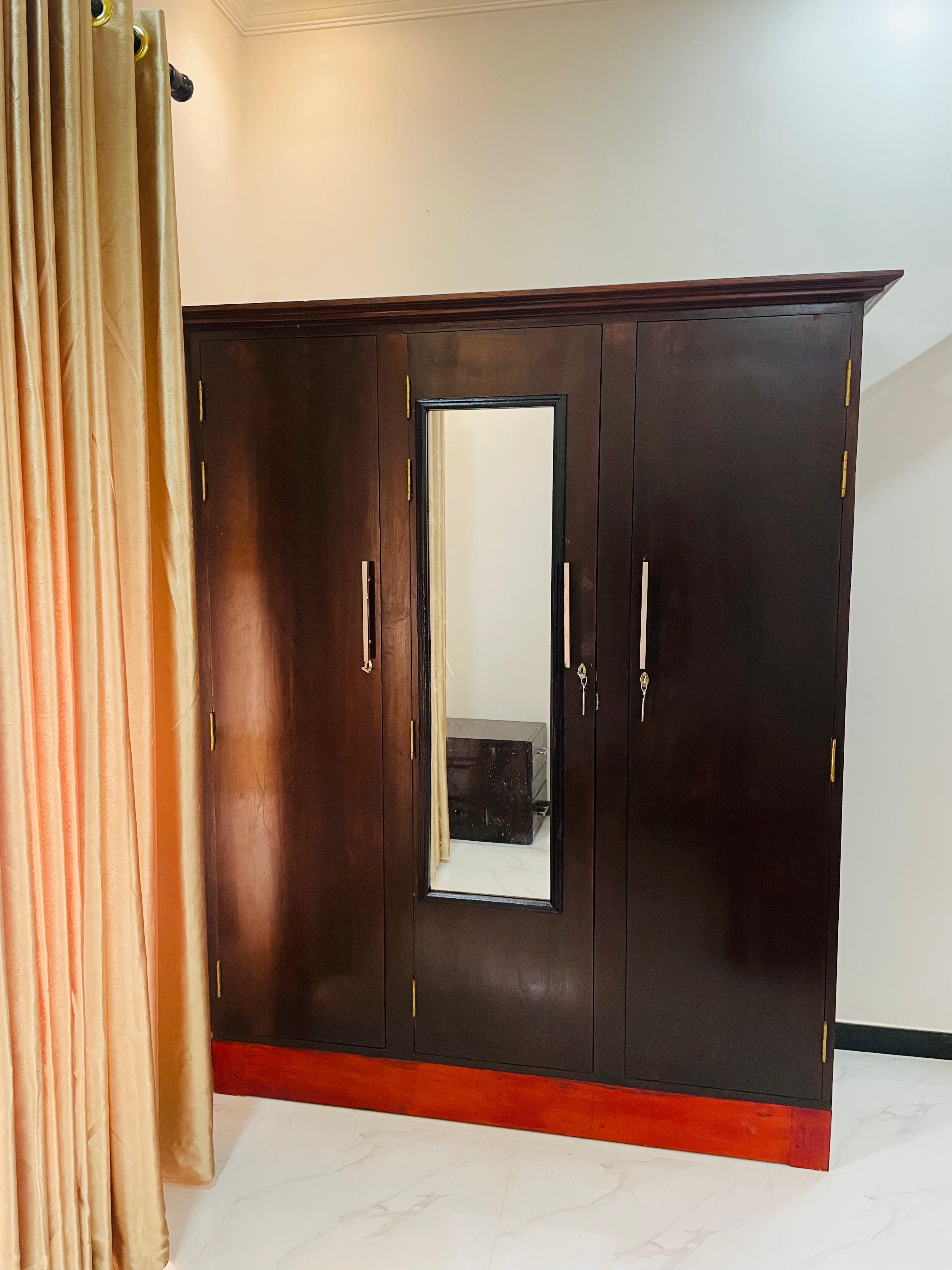 Wardrobe Unit
