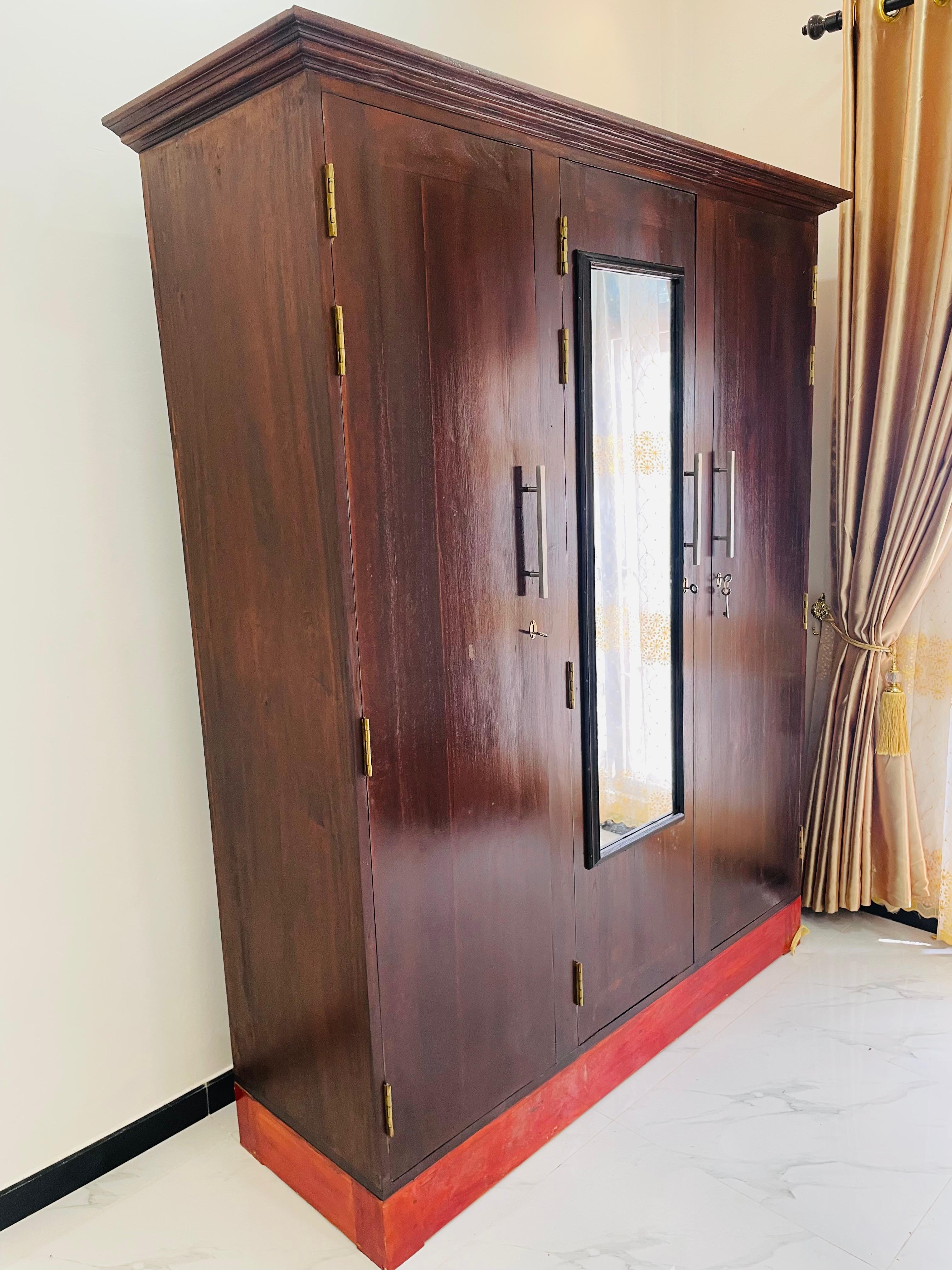 Wardrobe Unit